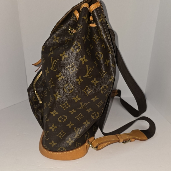 Louis Vuitton Brown Backpack with Monogram Pattern and Leather Trim - Picture 3 of 8